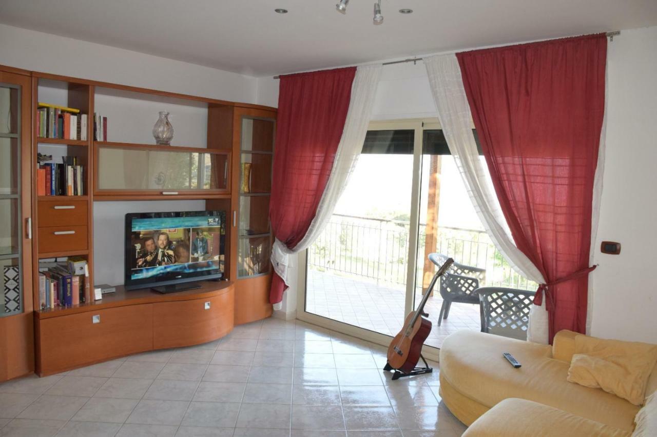 Luna Apartaments Badolato Marina Exterior foto